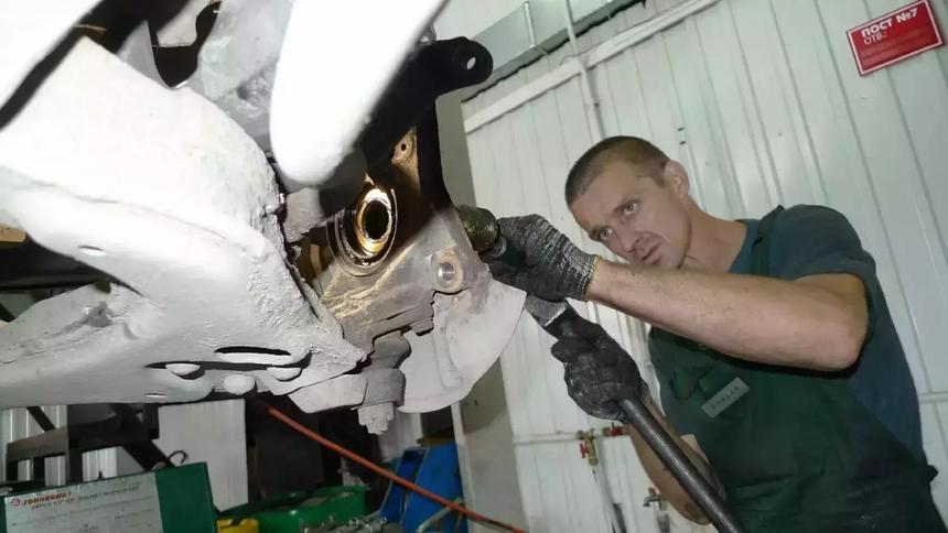 Владелец техцентра проигрывал предоплату от клиентов на ставках