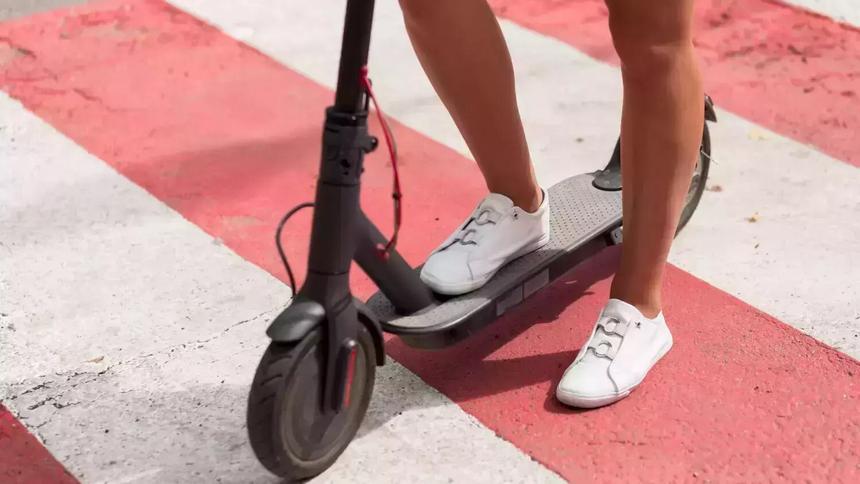 В ПДД наконец-то появятся электросамокаты и знаки для СИМ