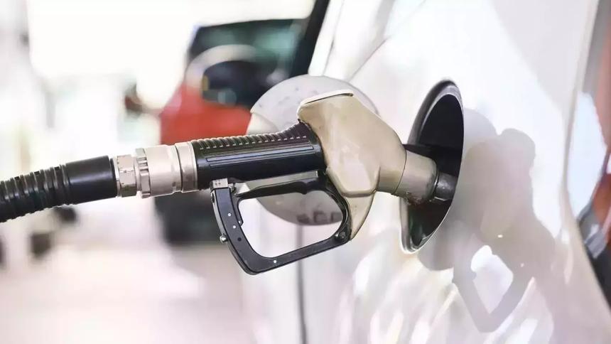 Росстат подтвердил: цены на топливо в России выросли