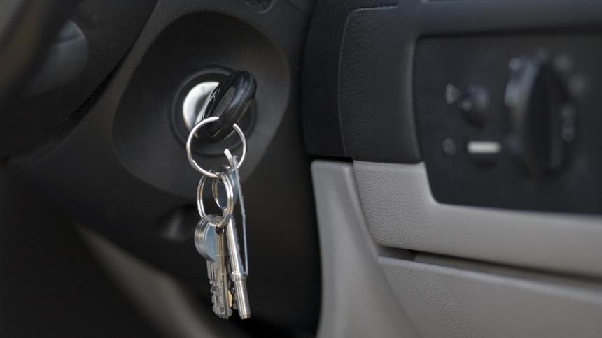 Двое друзей, буксируя заглохшую машину, случайно убили мотоциклиста