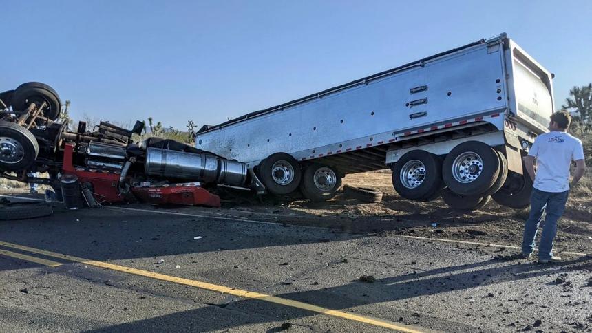 Тысячи фаллоимитаторов заблокировали трассу в Оклахоме