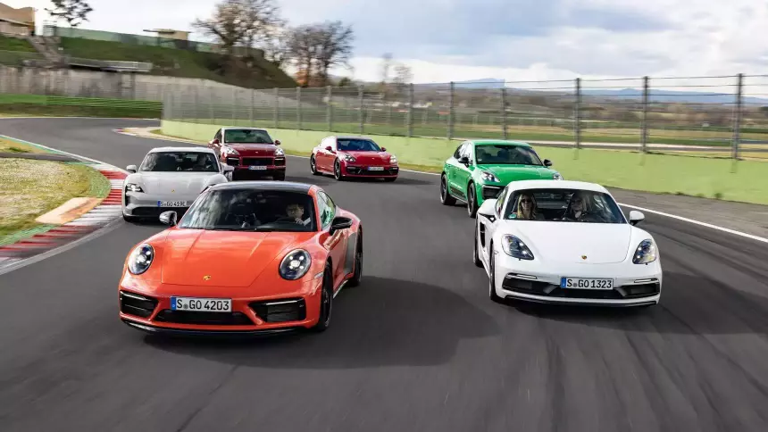 Porsche отозвал почти 200 000 автомобилей из-за мелкого ремонта фар