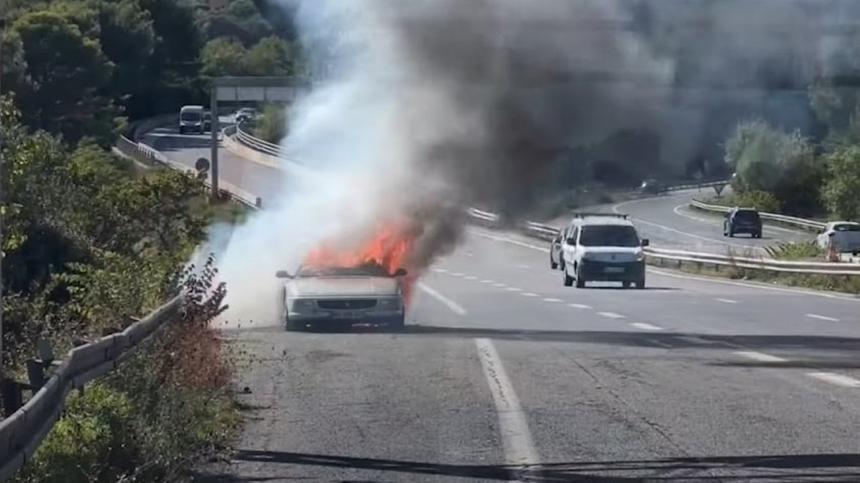 Покупатель прилетел из США во Францию, чтобы увидеть как горит его Ferrari