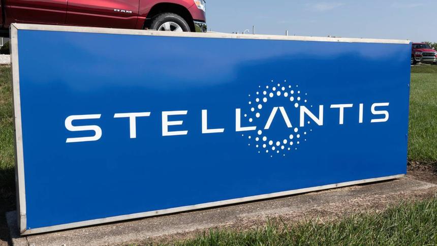 Stellantis раздаст рабочим по 1400 евро из-за инфляции во Франции