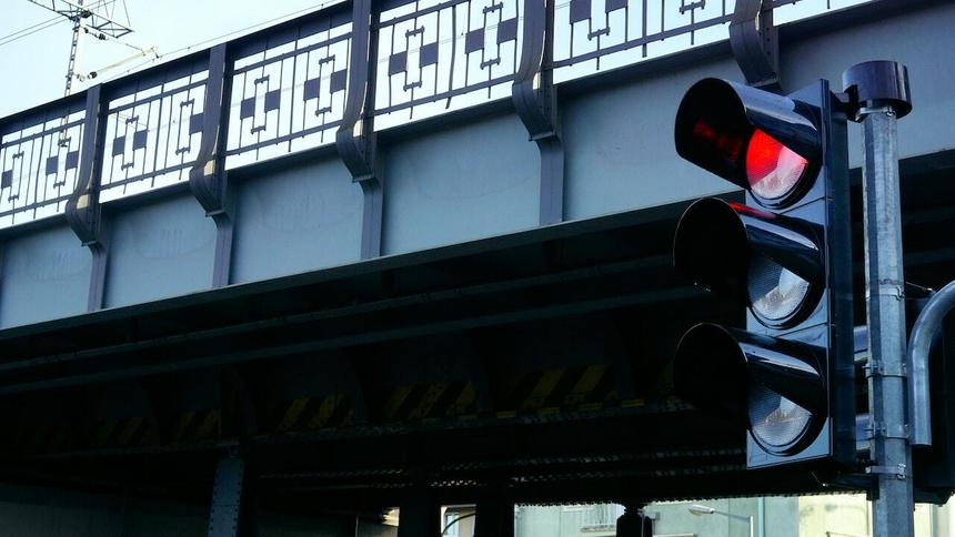 В России появится новый сигнал светофора с силуэтом пешехода