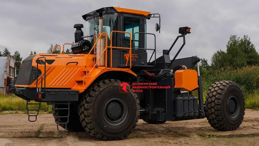 В России построили трактор-рулоновоз СТАНИСЛАВ