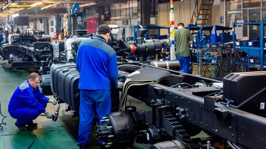 Каждому мобилизованному сотруднику КамАЗа выдают экипировку на 150 000 рублей