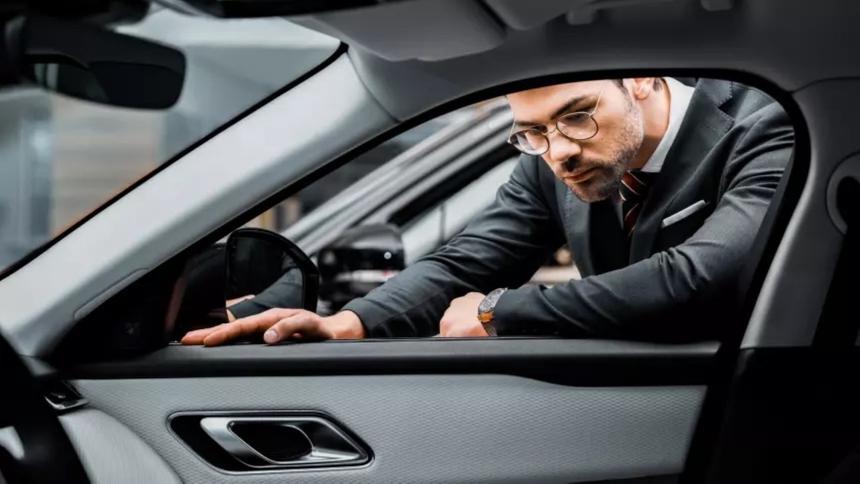 Цены на подержанные автомобили продолжают падать