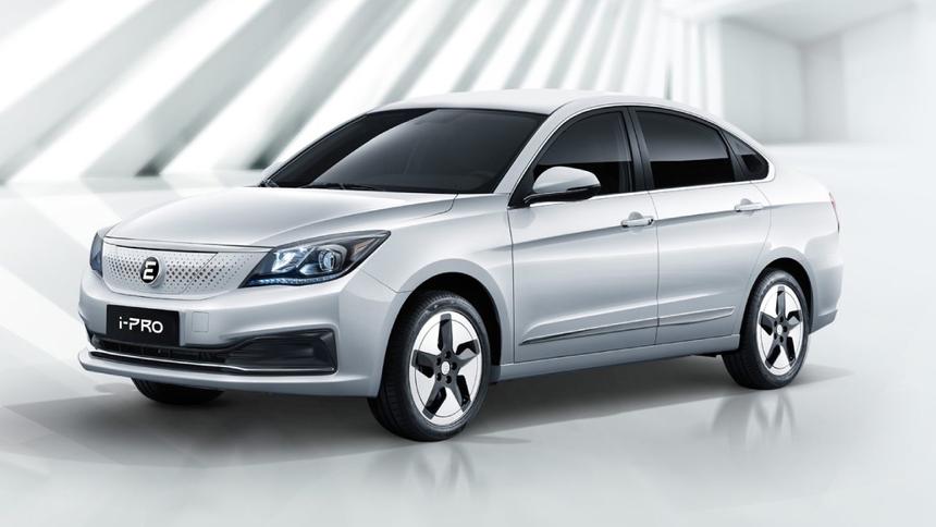 Стартовали реальные продажи новых российских автомобилей «Эволют»