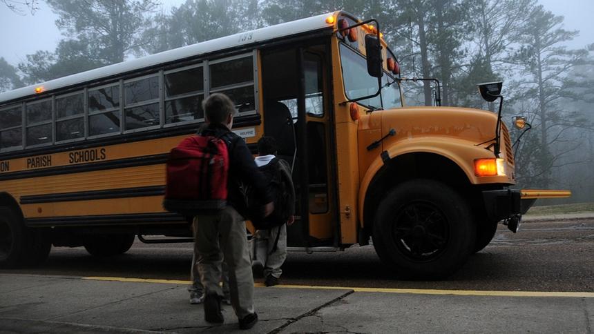 Школьные автобусы хотят освободить от оплаты проезда