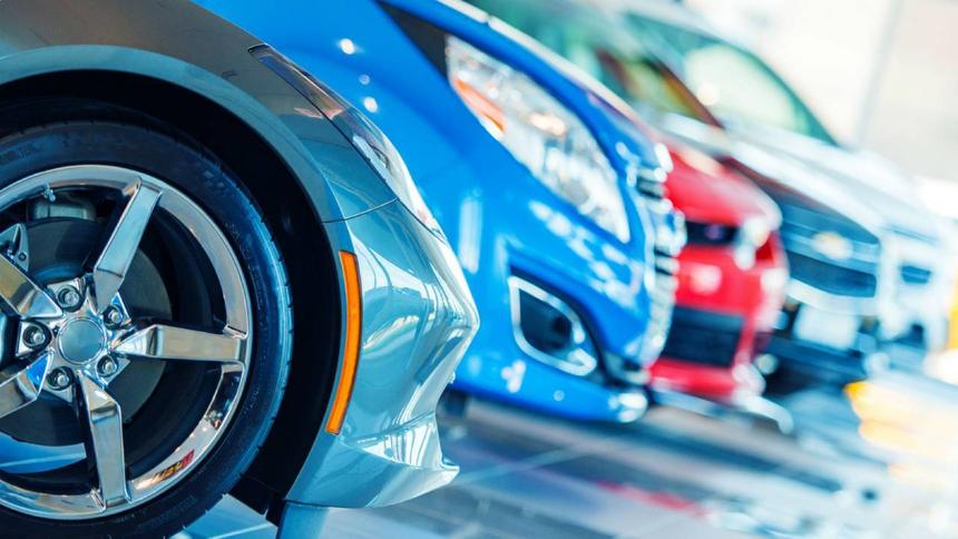 Россиянам рекомендуют избавляться от иномарок