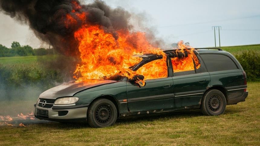 Серийные поджигатели машин объявились в Подмосковье