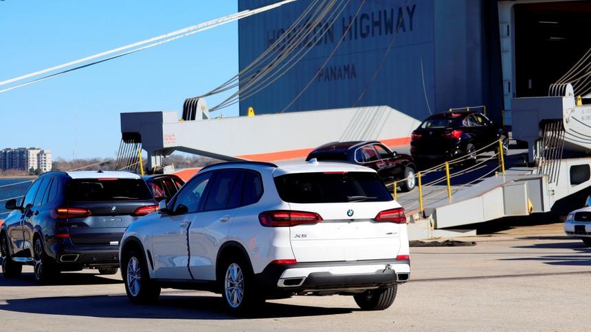 Дефицит автомобилей усилился из-за нехватки перевозчиков