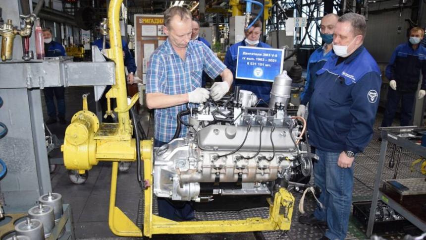 29 декабря 2021 года: сборка последнего V8 на ЗМЗ