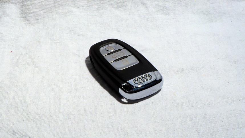 Цены на люксовые и бюджетные машины с пробегом сравнялись