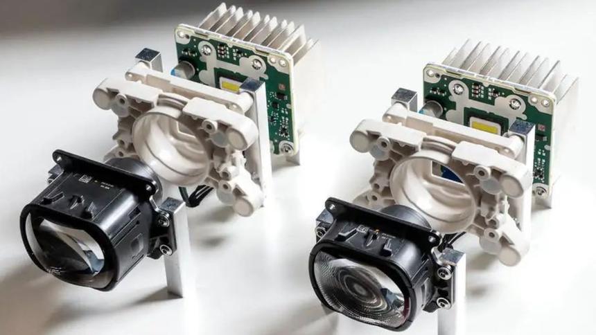 Новые фары Porsche светят на 600 метров