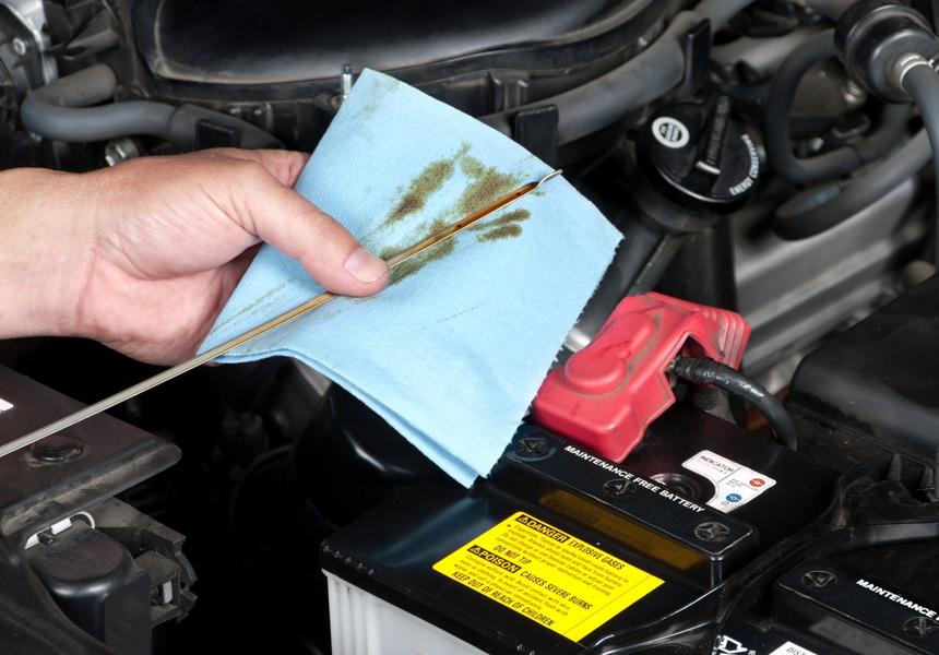 Эти машины пожирают масло: одного бензина им мало