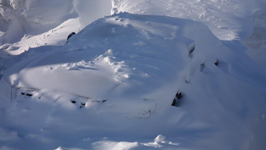 Раскрыто, сколько стоит откопать автомобиль после снегопада в Москве