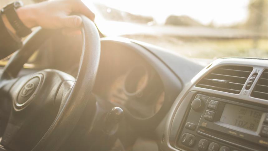 Приморец нашёл ключи от Toyota Prius и решил покататься, но уехал недалеко