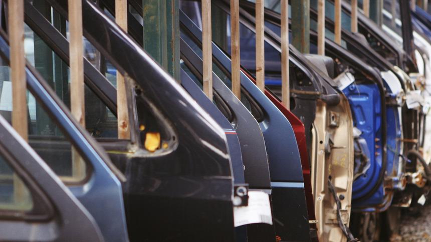 Страховщиков обвинили в «кривых» расчётах цен на запчасти