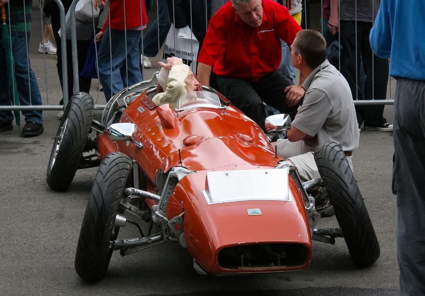 Как и зачем регулировать «сход-развал»