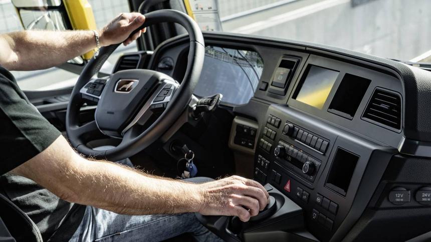 Белорусский дальнобойщик после ДТП пинался, кусался и плевался