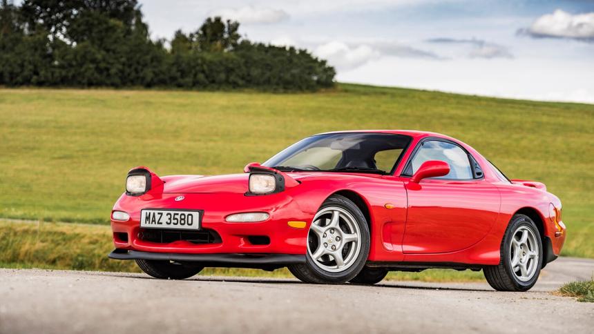 10 лучших классических автомобилей современности