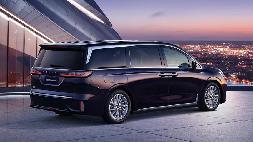 Объявлена стоимость роскошного минивэна Voyah Dreamer