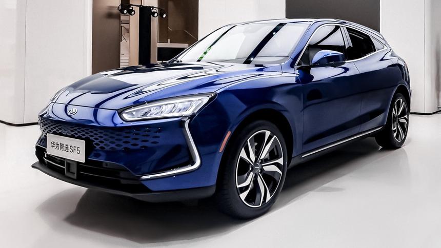 В России начались продажи кроссовера Seres за 3 млн рублей