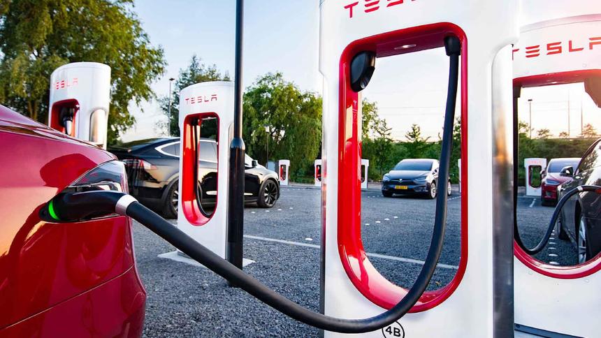 Владельцам Tesla изощрённо мстят за неправильную парковку