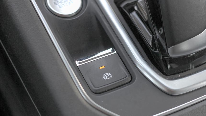 Автомеханик объяснил, почему электромеханический стояночный тормоз – зло