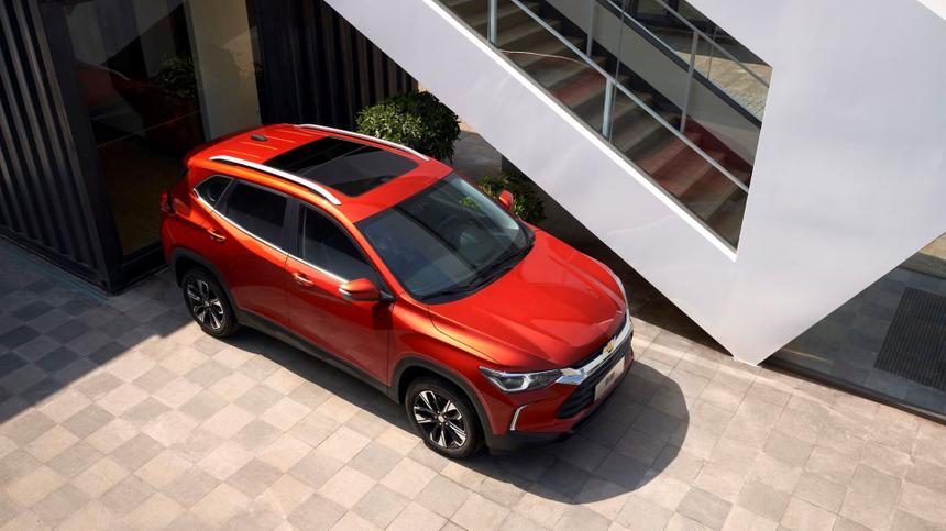 5 самых интересных автомобильных новинок января в России