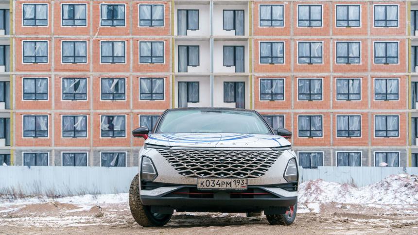 Автомобиль для молодых девушек: тест-драйв Omoda C5