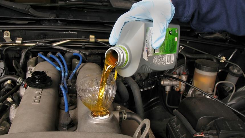 Автомасла выросли в цене почти вдвое