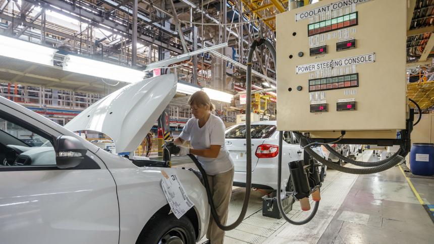 Производство автомобилей в России установило антирекорд