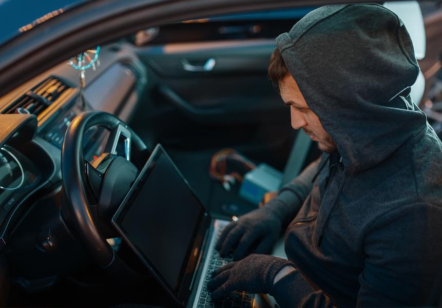 Как кухонная фольга спасает от матёрых автоугонщиков