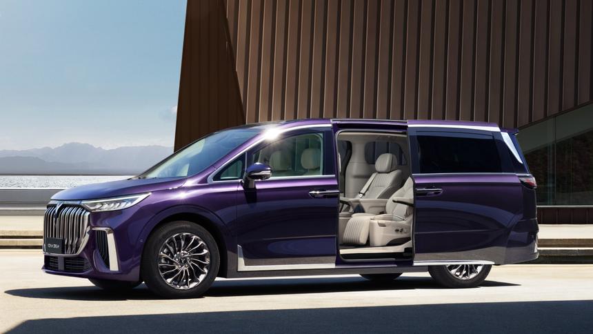 Роскошный минивэн Voyah Dream добрался до России: уже в продаже