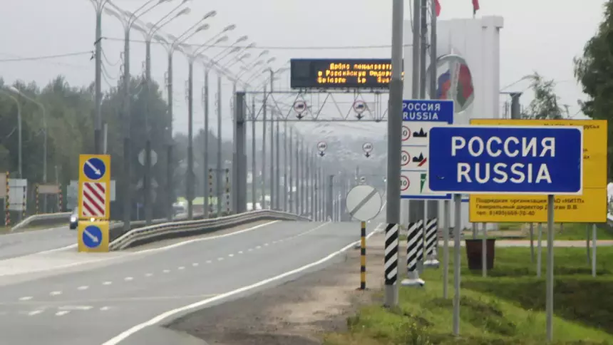 Легковые машины из Белоруссии не могут выехать в Польшу