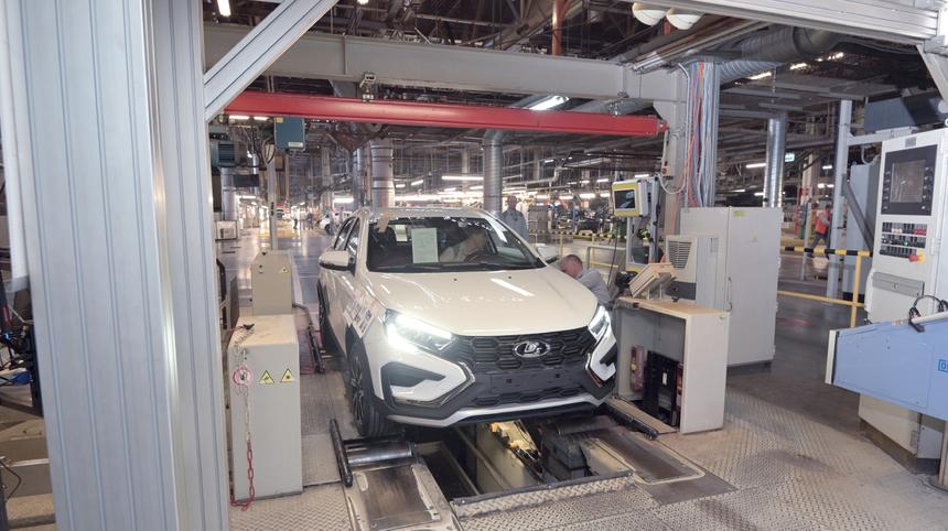 АвтоВАЗ рассказал, когда появится полноприводная Lada Vesta