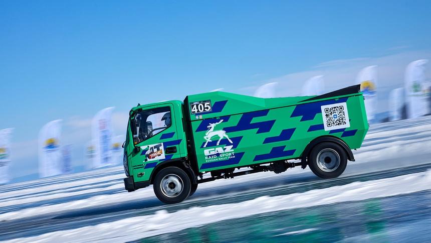 В гонках на Байкале встретились «Москвич 408», «Валдай Next» и новая Lada Vesta