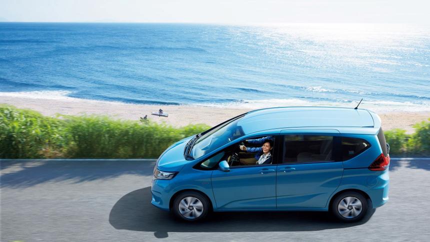 В Россию в 2023 году ввозят автомобили из-за рубежа в 3 раза чаще, чем в прошлом