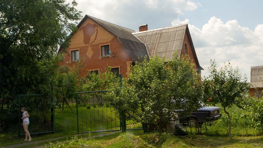 Россиянам объяснили, как оспорить штраф за парковку на даче