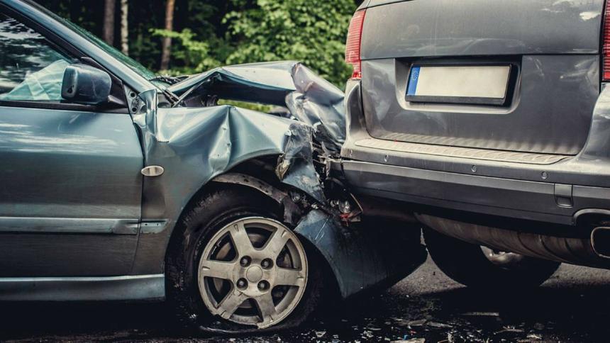 Крымчанин на Kia устроил ДТП, пролетел по воздуху и врезался в дом