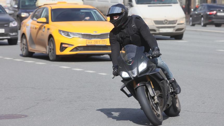 Автомобилистов предупредили о весенней опасности на дорогах