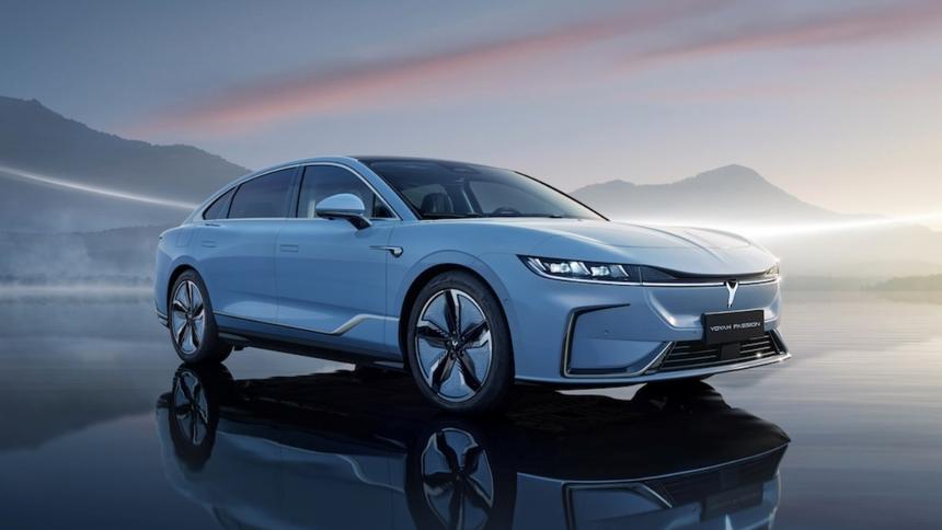 Россиянам предложили 510-сильный электроседан