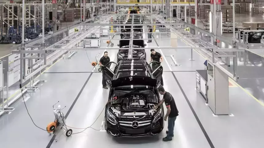 «Автодом» стал владельцем российского завода Mercedes