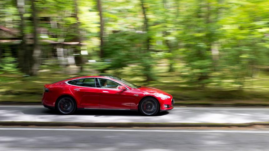 Элон Маск заявил, что полностью самоуправляемая Tesla появится в этом году