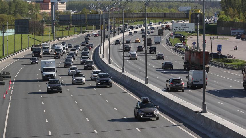 Грузовикам разрешат ездить по Москве без пропуска