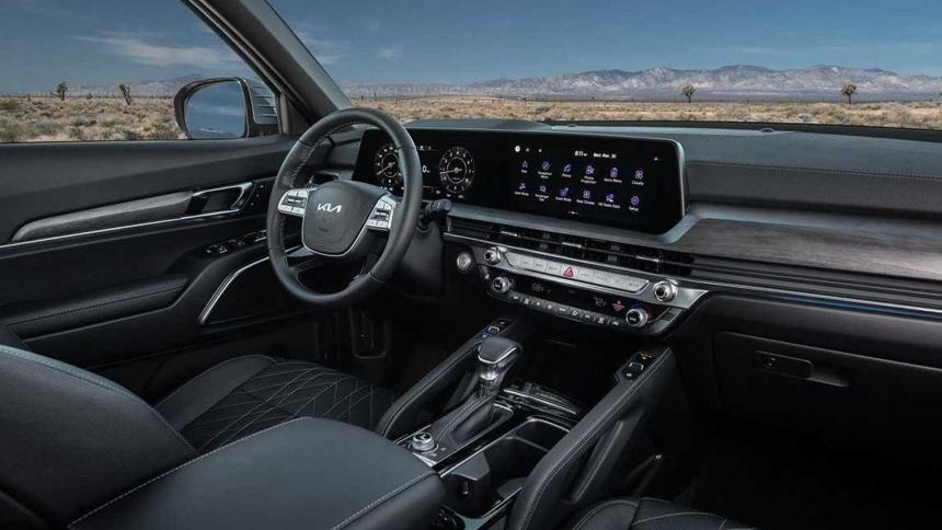 Компания Kia отзывает более 100 тысяч новых кроссоверов