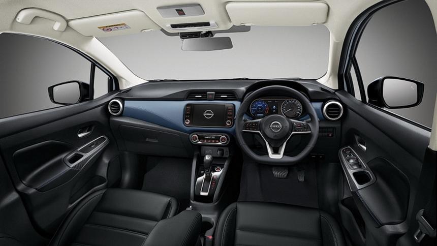Интерьер топ-версии обновленной Nissan Almera VL